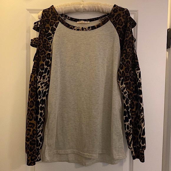 twenty second Tops - Leopard Cut Out Sleeve Long Sleeve Shirt